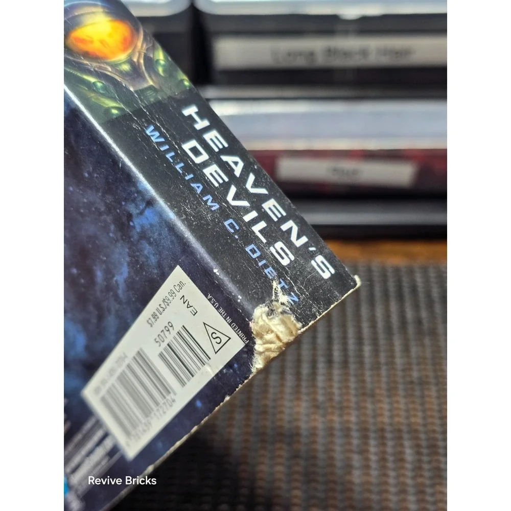 StarCraft II: Heaven's Devils by William‎ C Dietz 1st Edition 2011 Great Cond.
